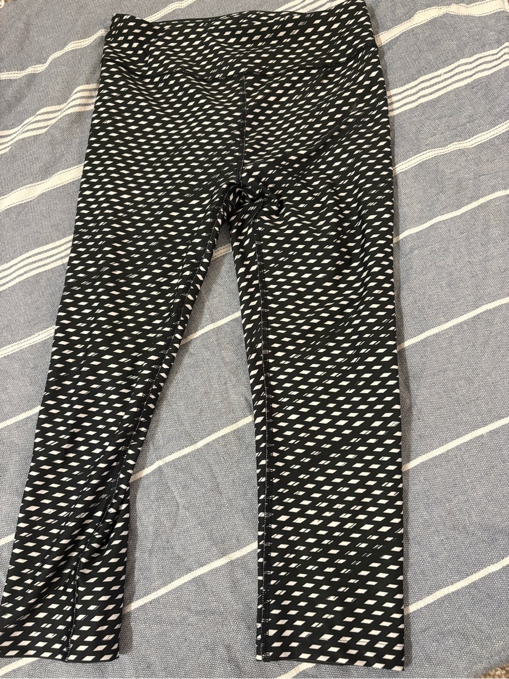 Under Armor Black and White Patterned Active Leggings